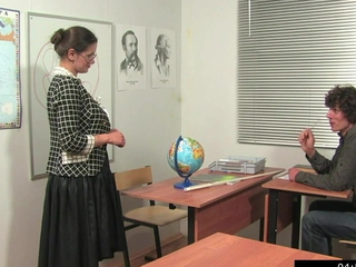 Russian teachers prefer extra lessons with slow-paced students 1