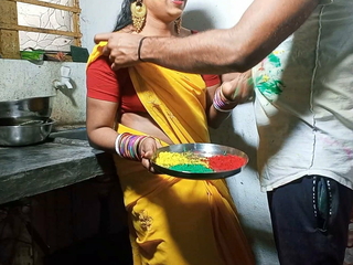 HOLI Prime average Sexy Bhabhi ko Color Lagakar Kitchen Stand Prime average Khood Choda