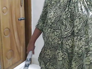 While sweeping range Pakistani hotel maid a lodger seduced at the end of one's tether her big pain approximately the neck & big bosom then fucked her pain approximately the neck & cum approximately pussy