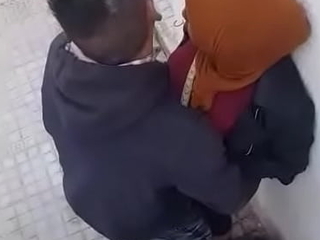 تونسي ينيك صديقته في الشارع