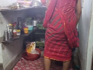 Desi bhabhi chudai encircling Desi kitchen