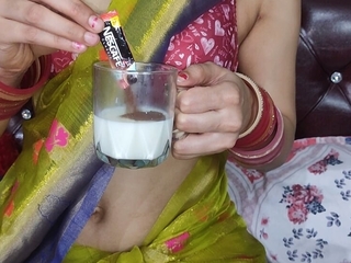 Sexy bhabhi makes flavourful coffee outsider her unused breast milk for devar by squeezing out her milk in cup (Hindi audio)
