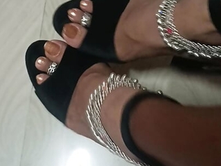 Tamil mistress hot and spectacular feet be worthwhile for tamil slaves
