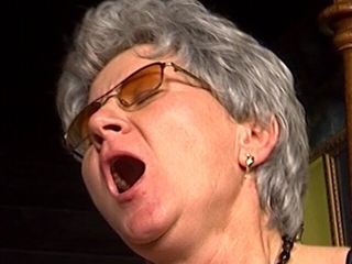 Screaming Granny! She moans so loud while fucking