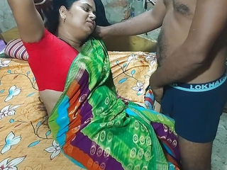 Neighbor aunty got naked added to fucked  India Desi draught porn videos