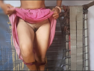 Desi bhabhi showed her burr and nipple to her brother-in-law and went to take a bath in the air the open bathroom