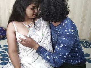 Saree hot chocolate lick from body issue away from Vaishnavy coupled with Sharun Raj, Mallu hot couple saree romance, Indian couple hot adore