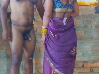 Indian Desi dehati housewife apne husband ka land chus ke bur chudwai(Bhabhi licked the brush brother in law's dick and got fucked)hin