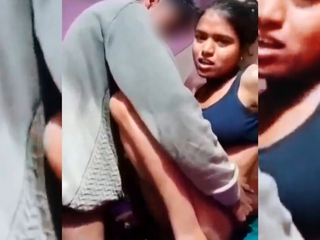 Desi college girl has dealings with her suitor in her oyo room