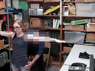 Elfin teen shoplifter copulates her like one another get off on trouble
